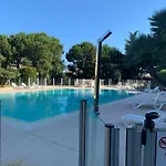 דירה French Riviera Deluxe Near Airport קאן סור מר
