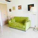 French Riviera Deluxe Near Airport *