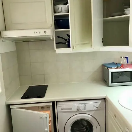 French Riviera Deluxe Near Airport Daire *