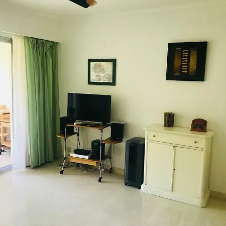 French Riviera Deluxe Near Airport *